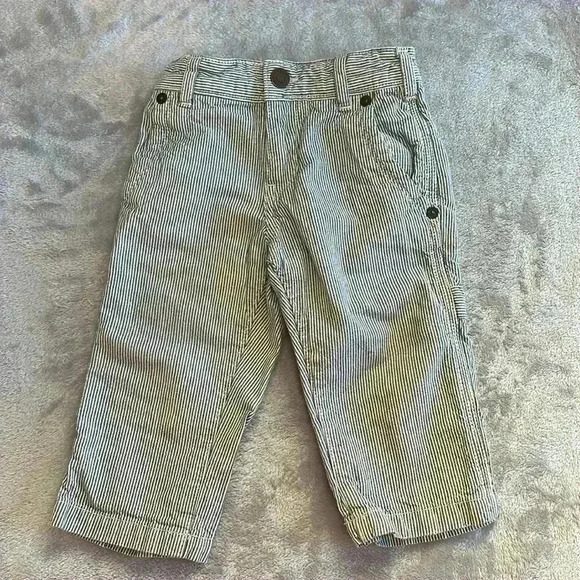 GAP and H&M - 2 piece toddler outfit. Size 12 to 18 months - Picture 5 of 7